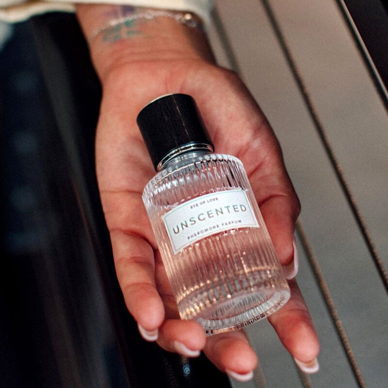 EYE OF LOVE - EOL PARFUM FEROMONEN DELUXE 50 ML ONGEPARFUMEERD TREK ZE AAN