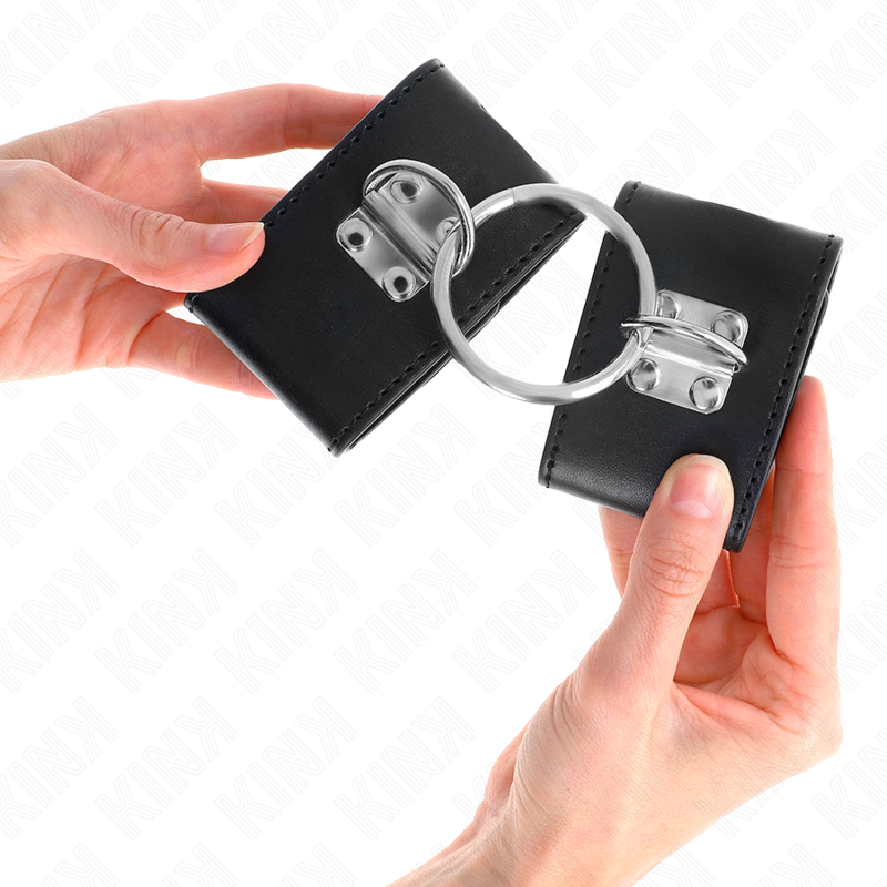 KINK - Vaste polsbandjes met ring en verstelbare zwarte hangslotsluiting 16-23 cm x 5,5 cm
