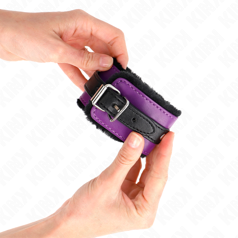 KINK - PREMIUM GEVOERDE ZWARTE POLSBANDJES MET VERSTELBARE VIOLET/ZWARTE BAND 17-29 CM X 6 CM