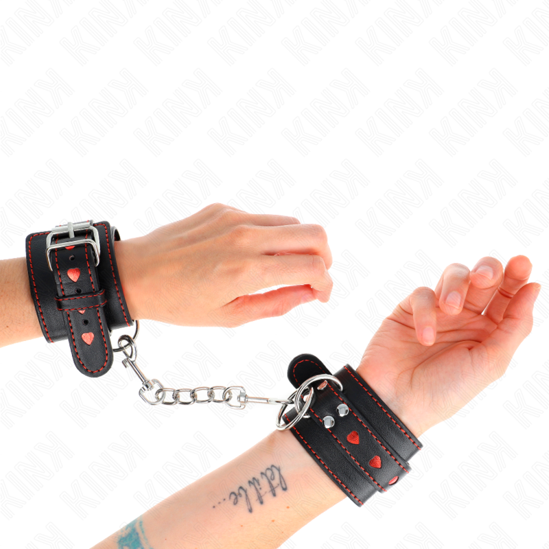 KINK - POLSBANDJES ZWART MET ROOD HART INLEG VERSTELBAAR 21-28 CM X 5,5 CM