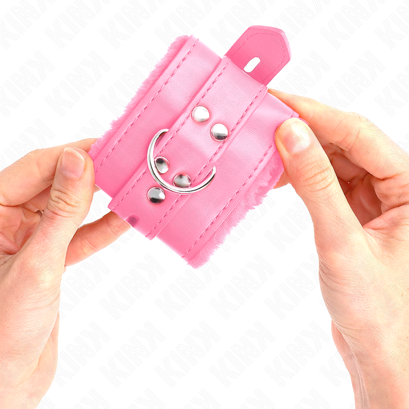 KINK - ROZE GEVOERDE POLSBANDJES MET VIERKANTE GATEN EN VERSTELBARE ROZE BAND 17-29 CM X 6 CM