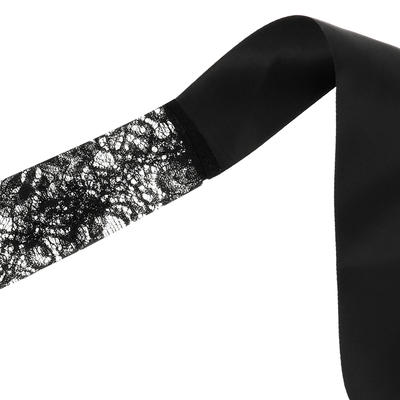 COQUETTE CHIC DESIRE – zwarte kanten blinddoek met lint